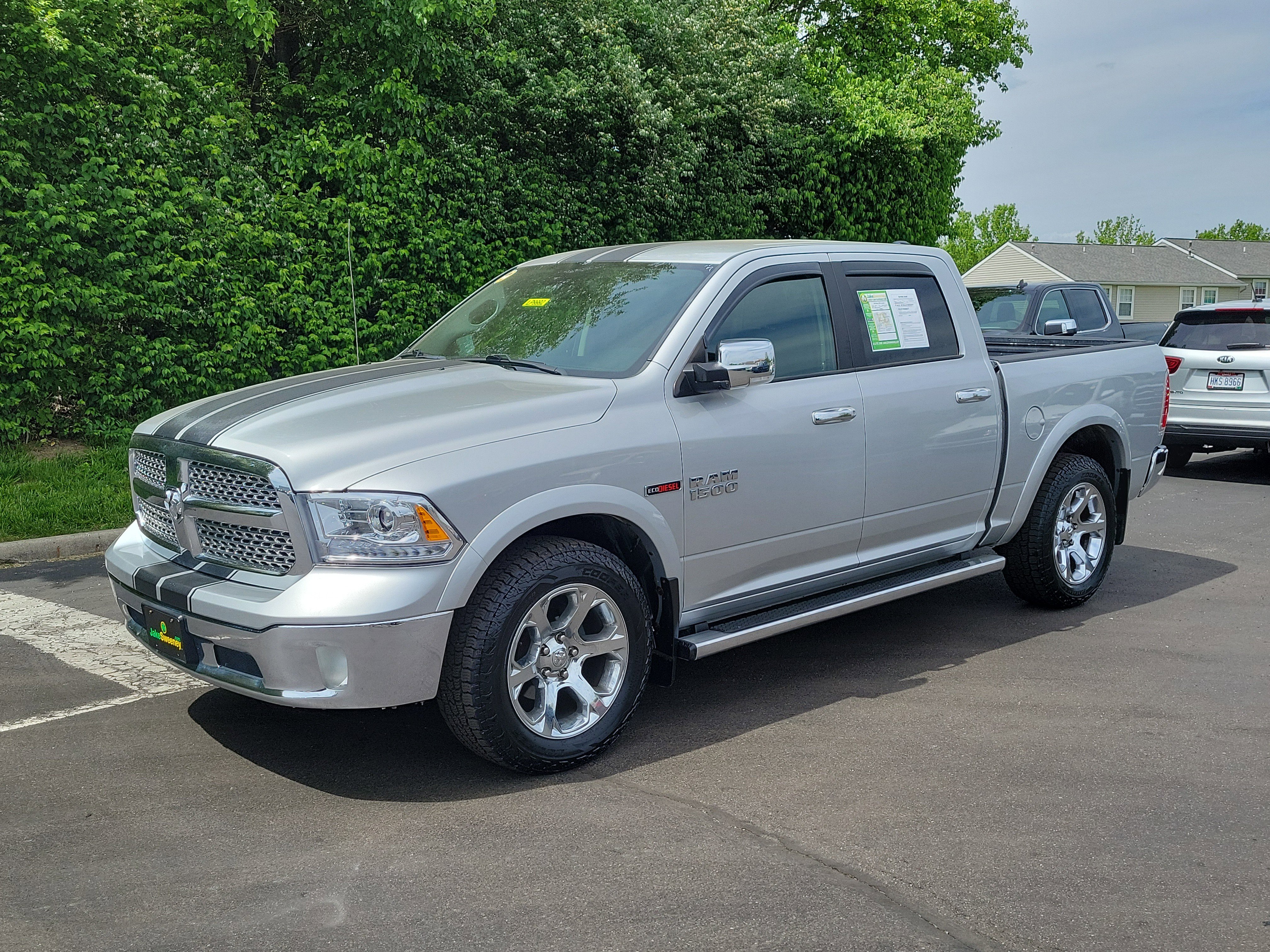 Used 2016 RAM 1500 Laramie AWD/4WD image 2