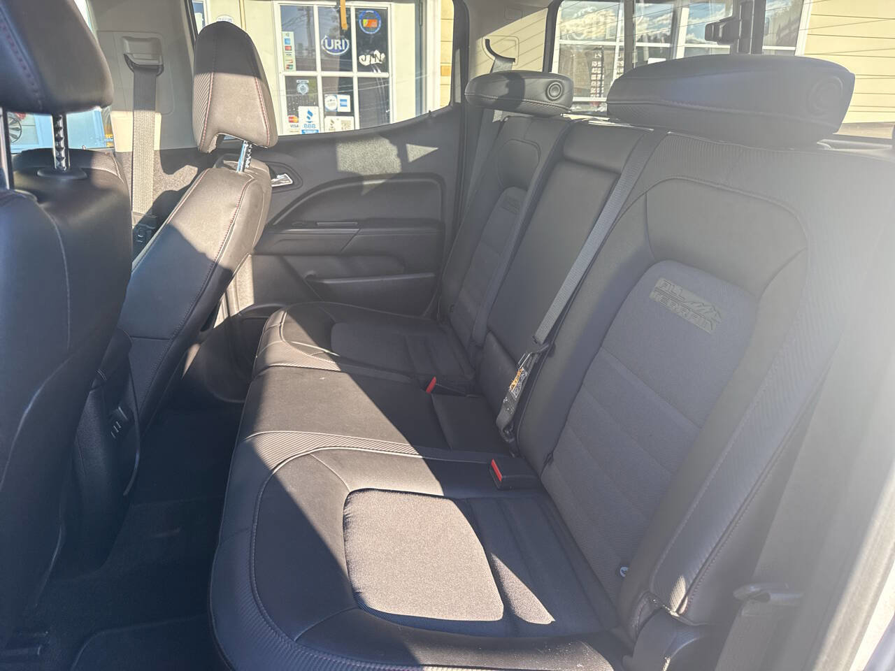 Used 2017 GMC Canyon SLE w/ All Terrain Package image 20