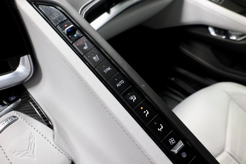 Used 2021 Chevrolet Corvette Stingray Premium Cpe w/ Z51 Performance Package image 33