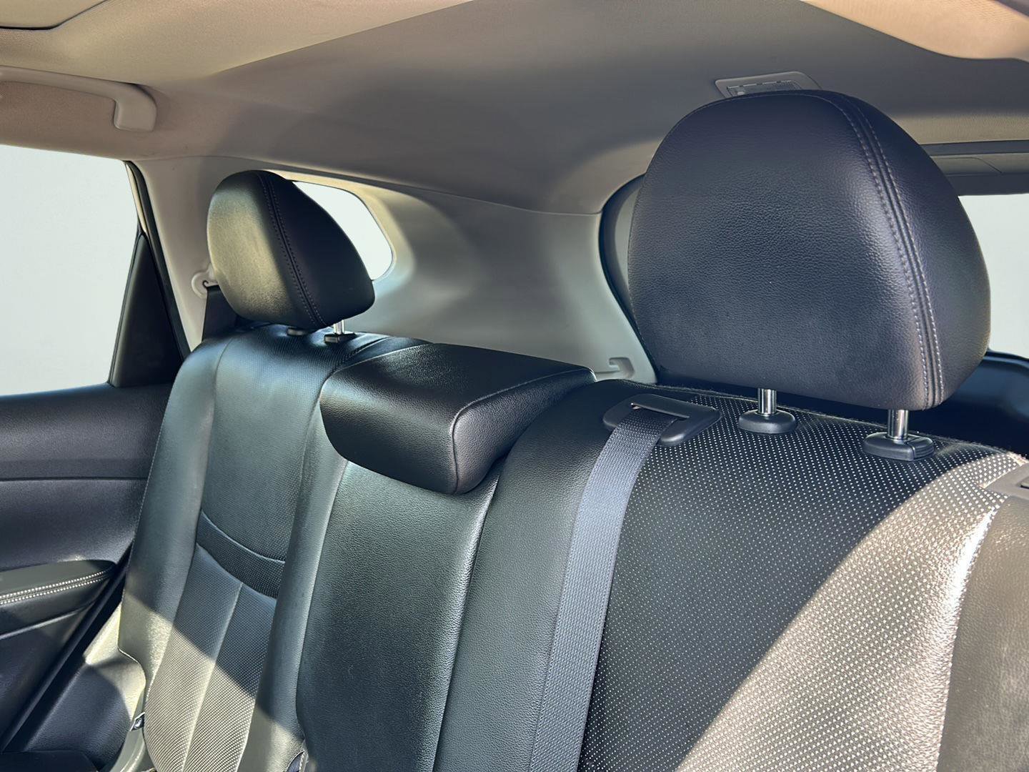 Used 2020 Nissan Rogue SL w/ Premium Package AWD/4WD image 25