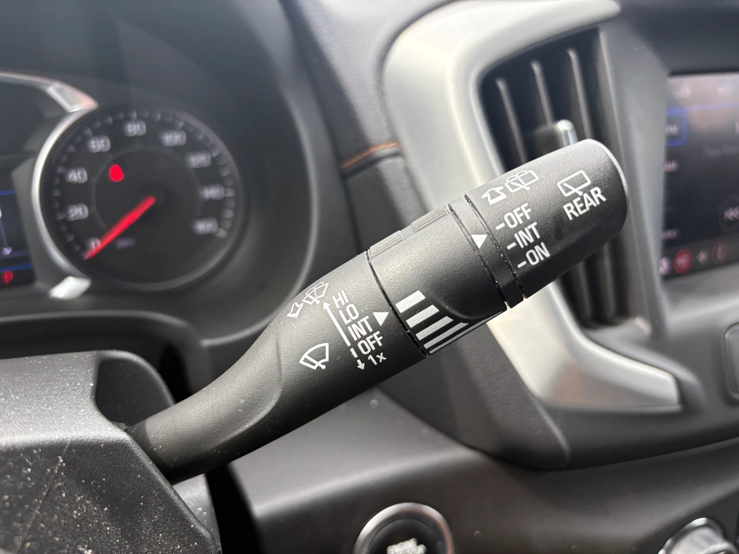 Used 2020 GMC Terrain SLE w/ Driver Convenience Package image 32