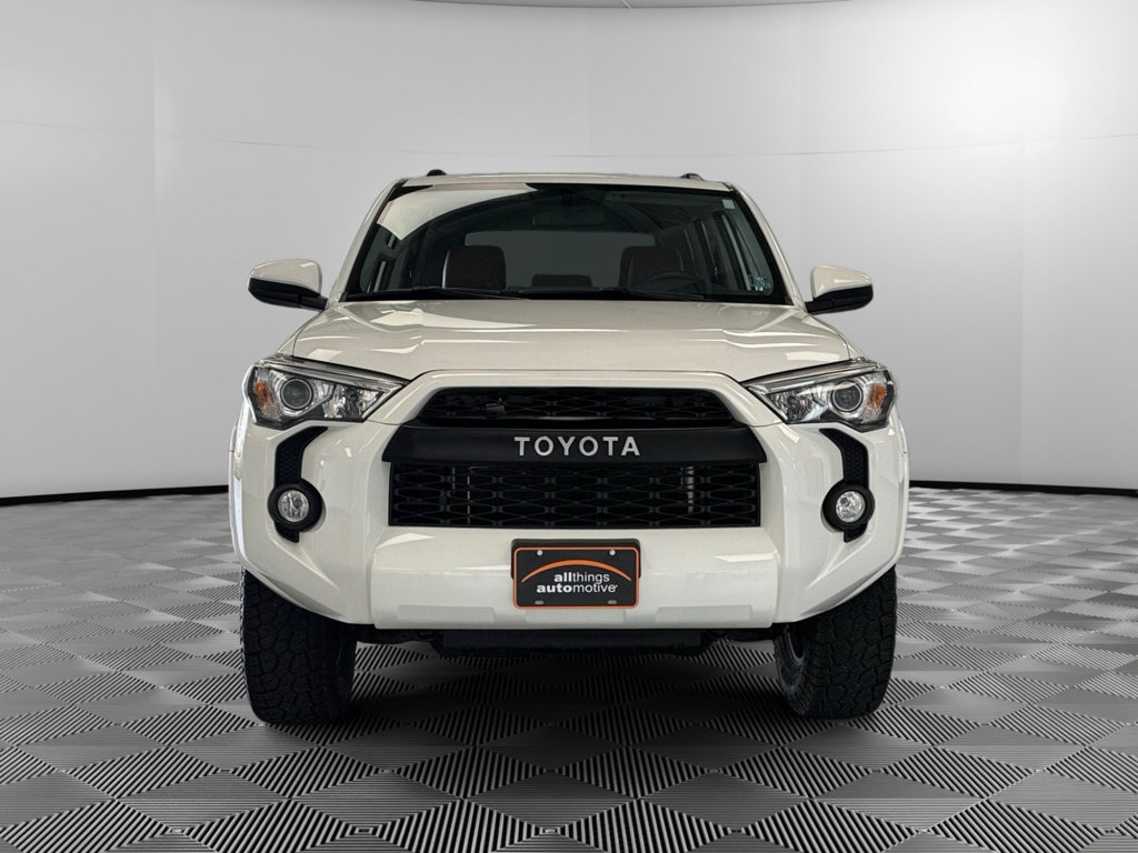 Used 2019 Toyota 4Runner SR5 AWD/4WD image 3