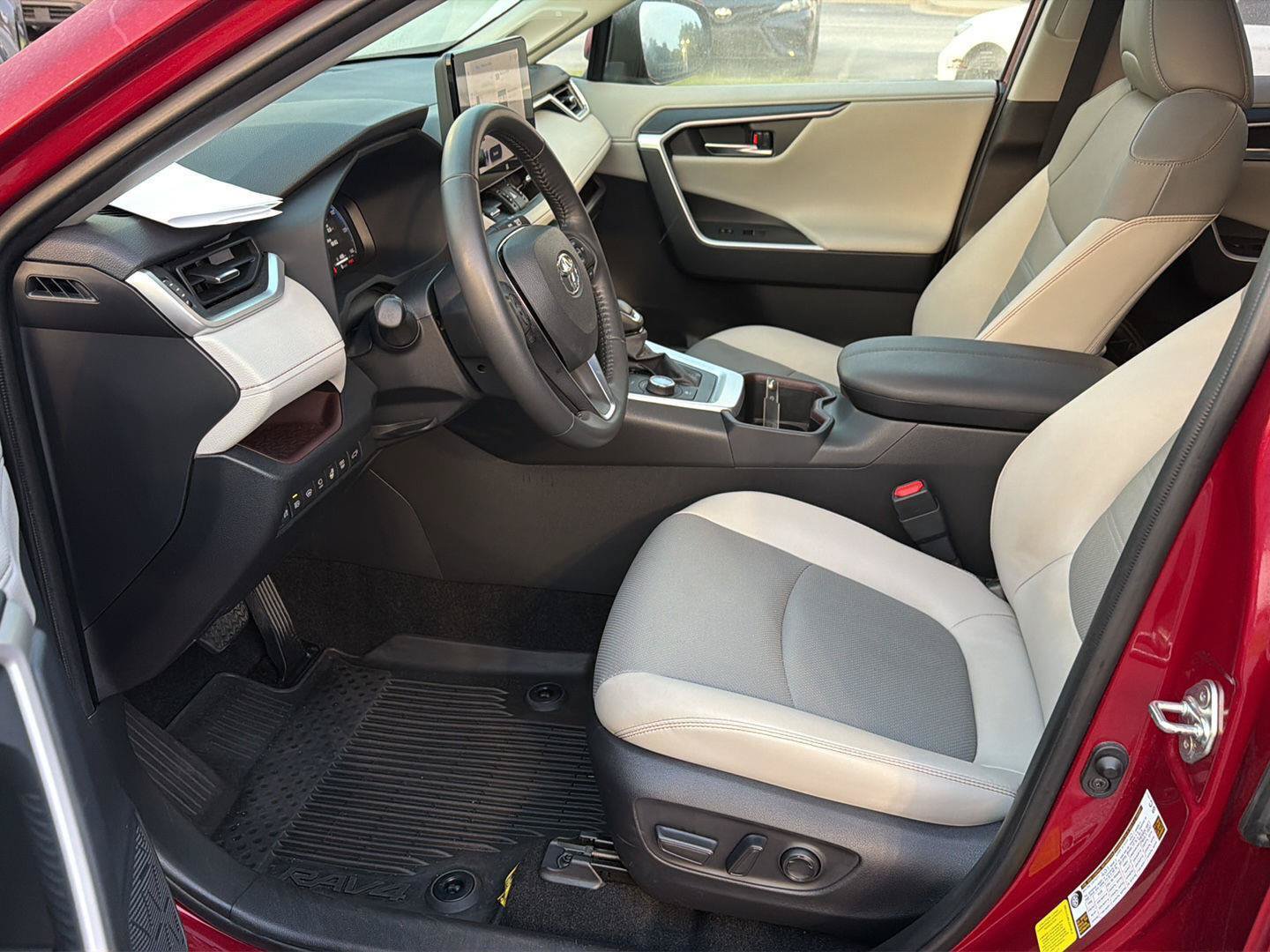 Certified 2023 Toyota RAV4 Limited AWD/4WD image 10