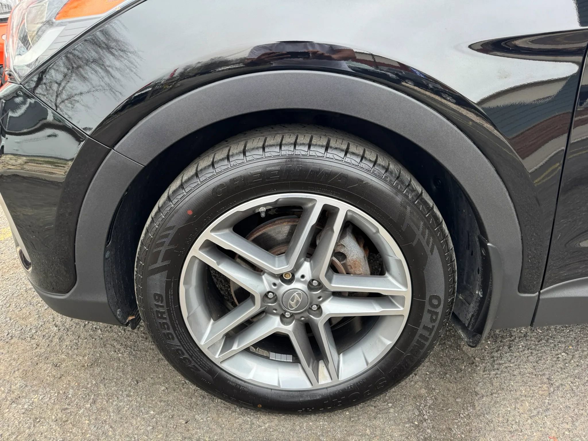 Used 2017 Hyundai Santa Fe AWD image 30