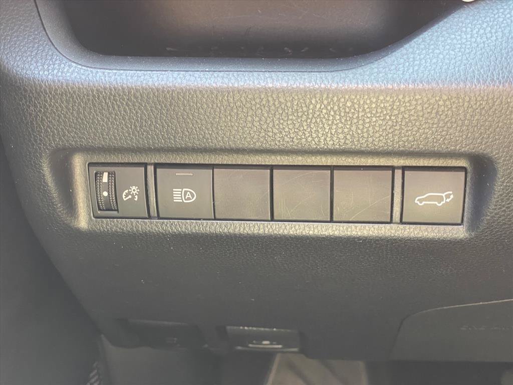Used 2020 Toyota RAV4 XLE w/ Convenience Package AWD/4WD image 18