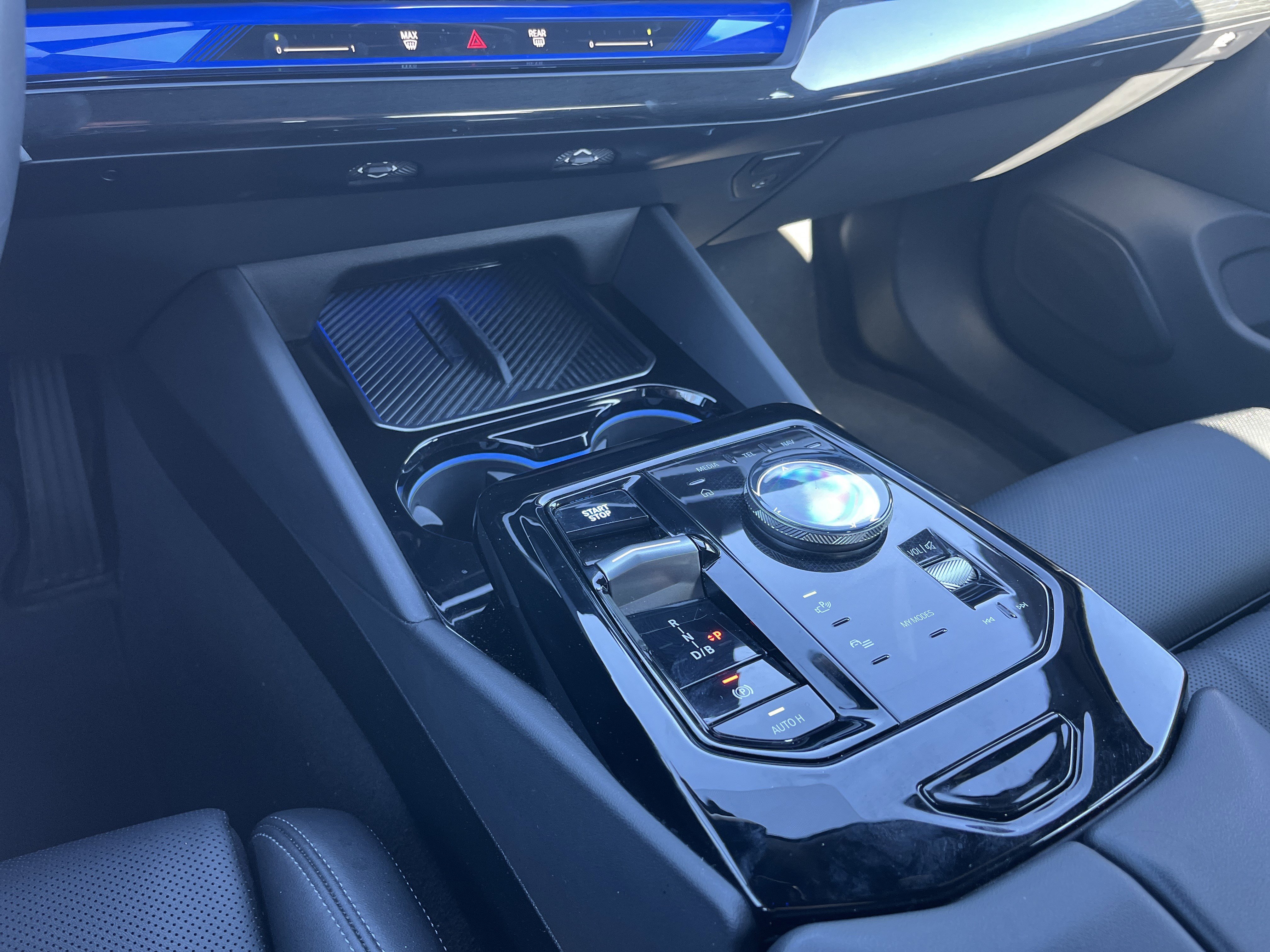 Used 2024 BMW i5 eDrive40i image 11