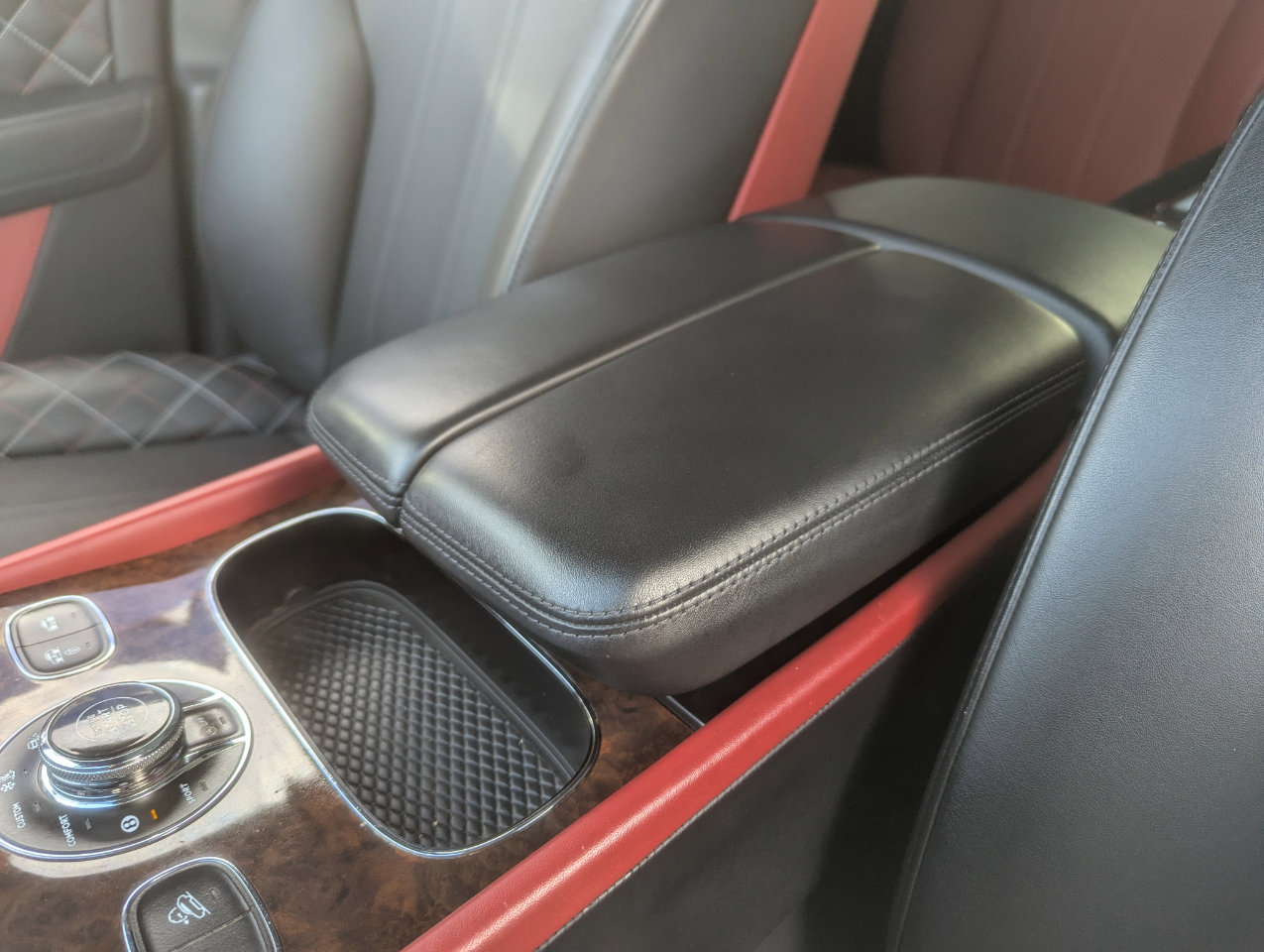 Used 2018 Bentley Bentayga Mulliner image 31