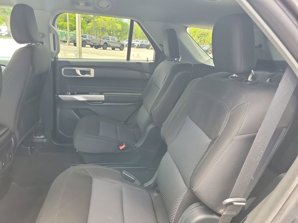 Used 2023 Ford Explorer XLT RWD image 13