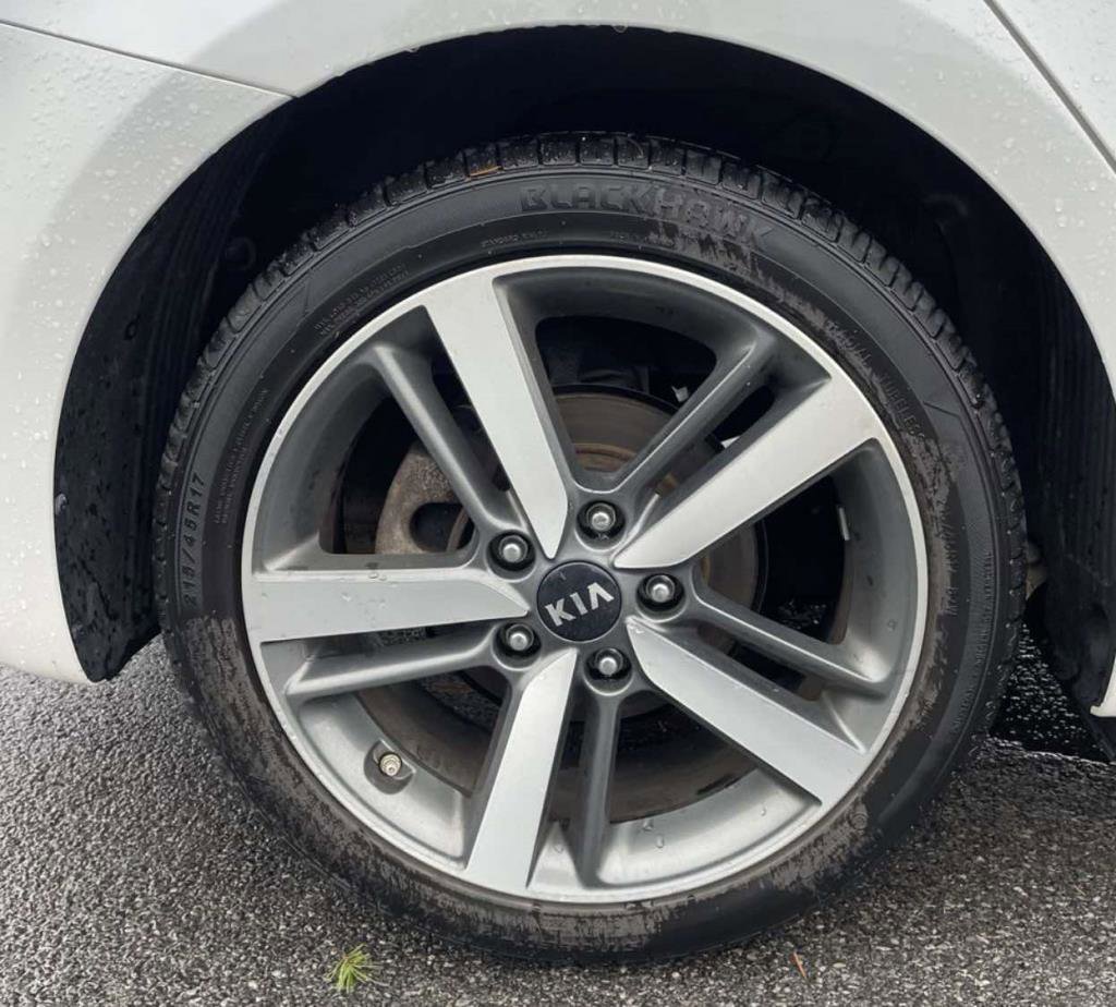 Used 2017 Kia Forte EX image 4