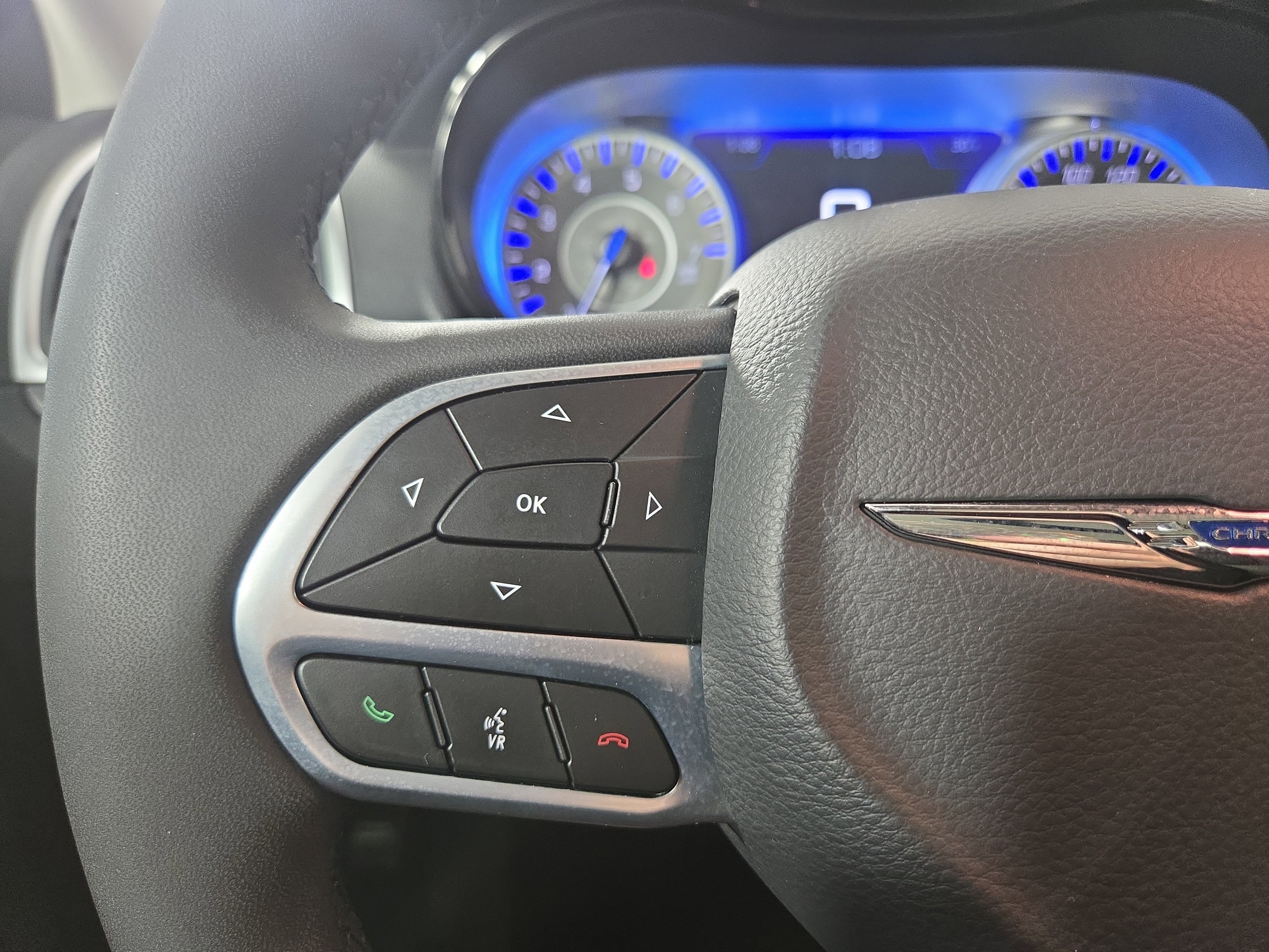 Used 2023 Chrysler 300 Touring L w/ Popular Equipment Group image 15