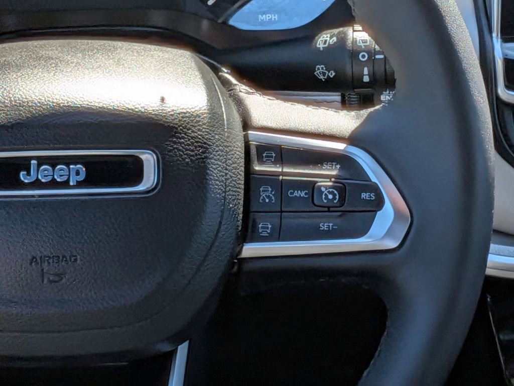 Used 2025 Jeep Compass Limited image 23