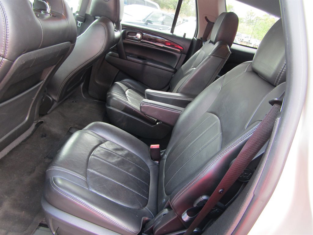 Used 2016 Buick Enclave Leather image 10