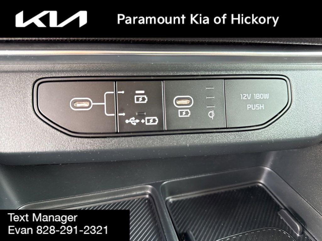 Used 2025 Kia Carnival SX Prestige image 29