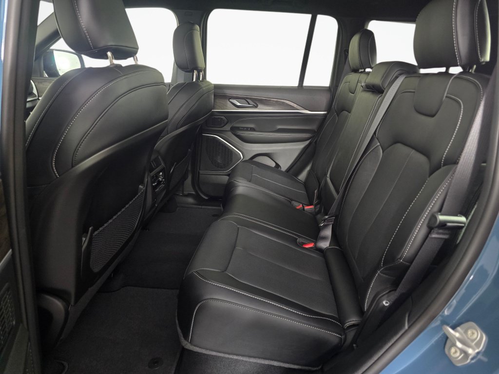 New 2026 Jeep Grand Cherokee Limited AWD/4WD image 42