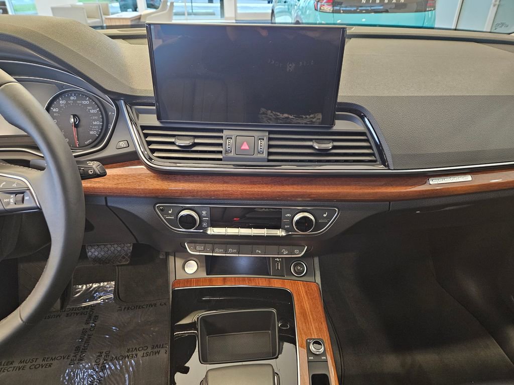 Used 2023 Audi Q5 2.0T Premium w/ Convenience Package image 18