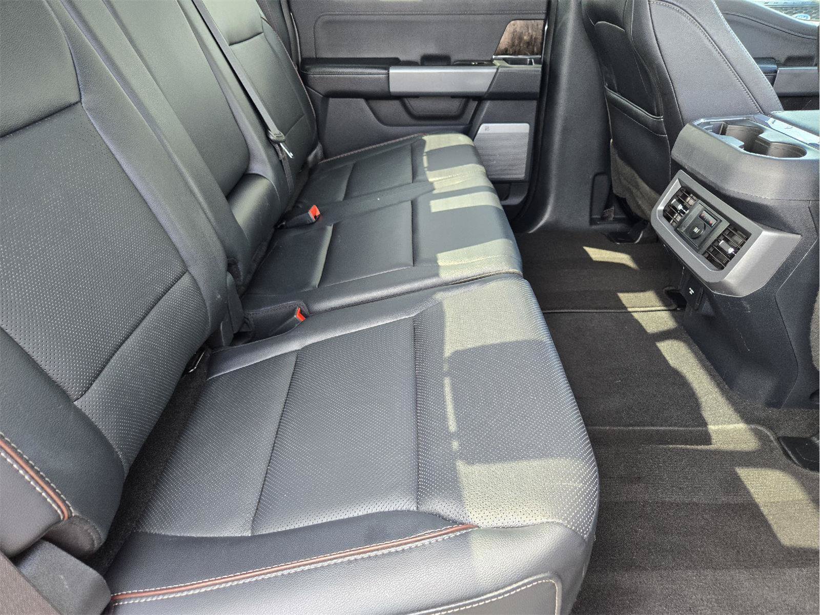 Used 2023 Ford F250 Lariat w/ Lariat Ultimate Package AWD/4WD image 28