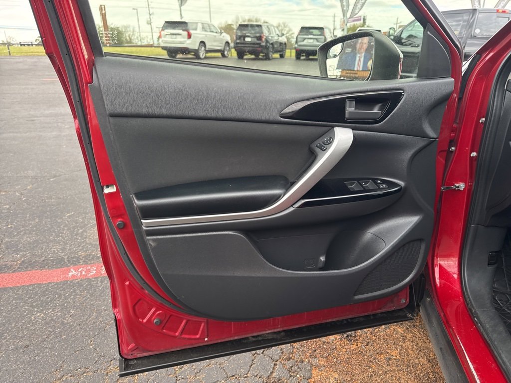 Used 2020 Mitsubishi Eclipse Cross LE image 11