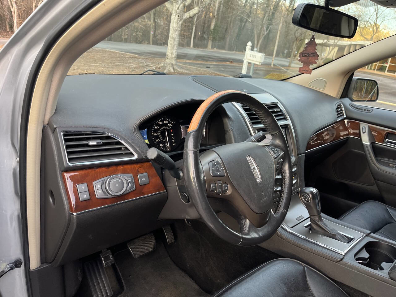 Used 2012 Lincoln MKX AWD image 8