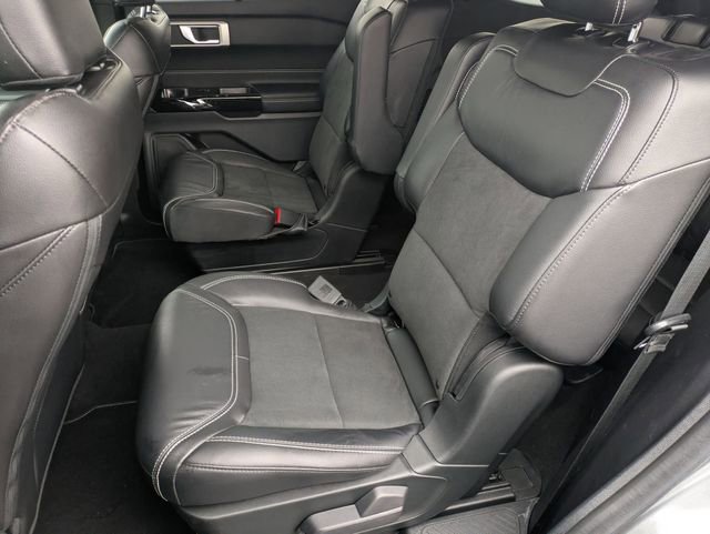 Used 2023 Ford Explorer ST w/ ST High-Performance Pack image 18