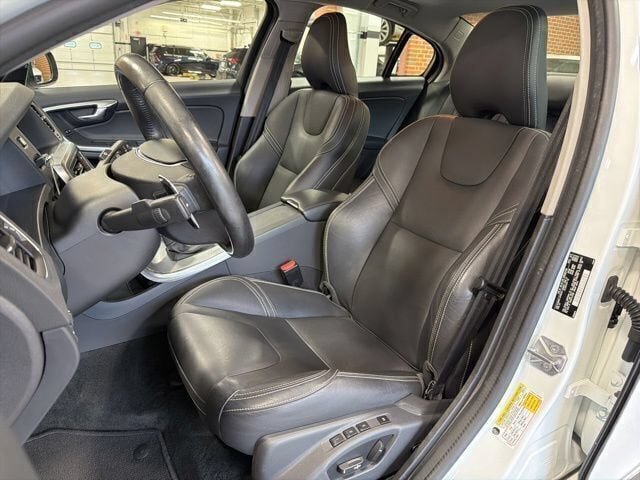 Used 2018 Volvo S60 T5 Dynamic w/ Vision Package AWD/4WD image 16