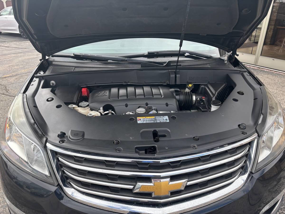 Used 2016 Chevrolet Traverse LT image 24