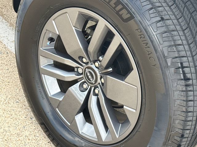 Used 2025 Nissan Frontier SV image 10