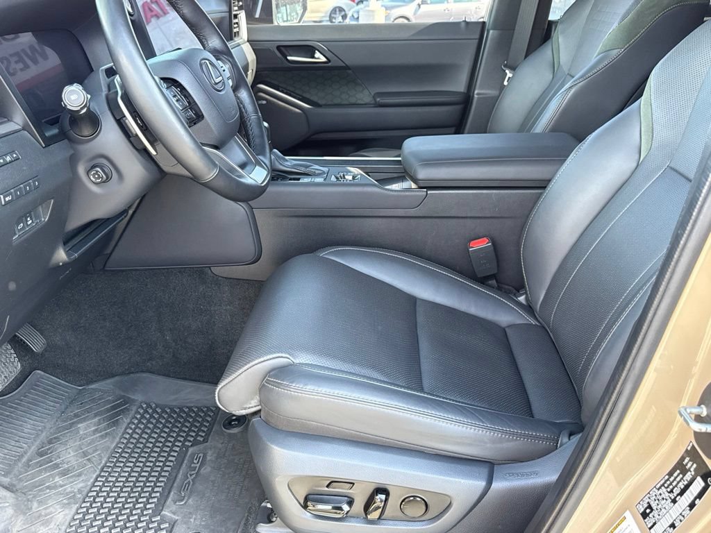 Used 2024 Lexus GX 550 AWD/4WD image 20