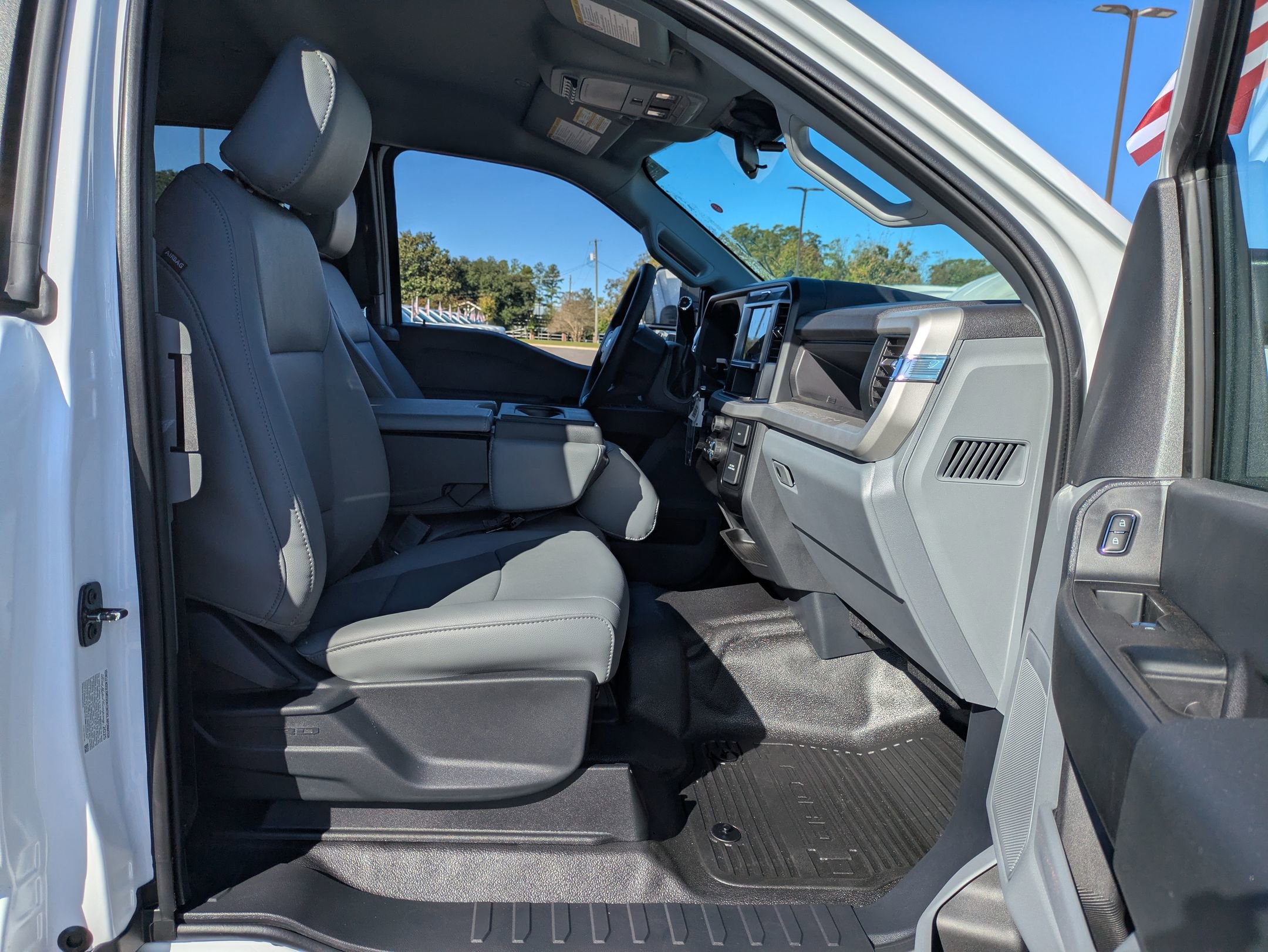 New 2026 Ford F550 4x4 Supercab Super Duty image 33