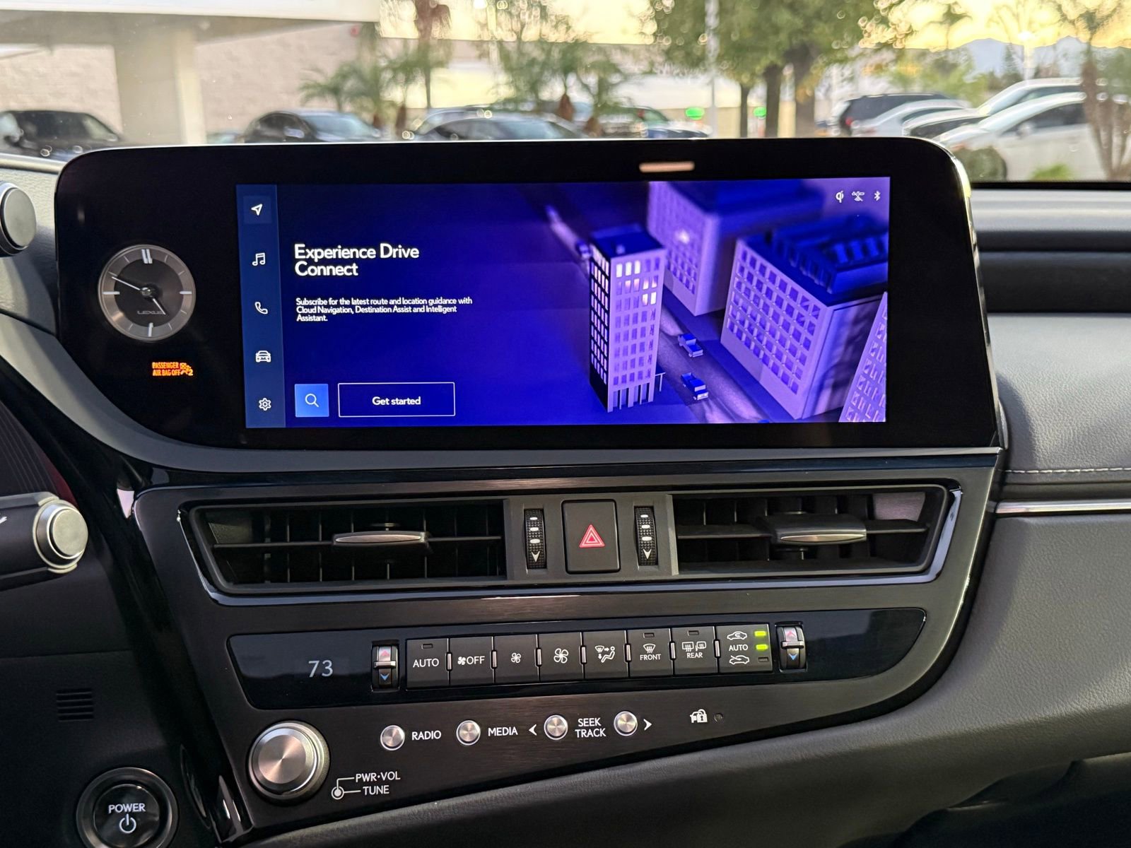 Used 2025 Lexus ES 300h w/ Premium Package image 28