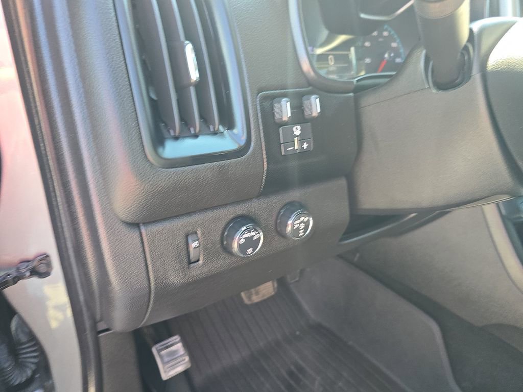 Used 2018 Chevrolet Colorado ZR2 image 24
