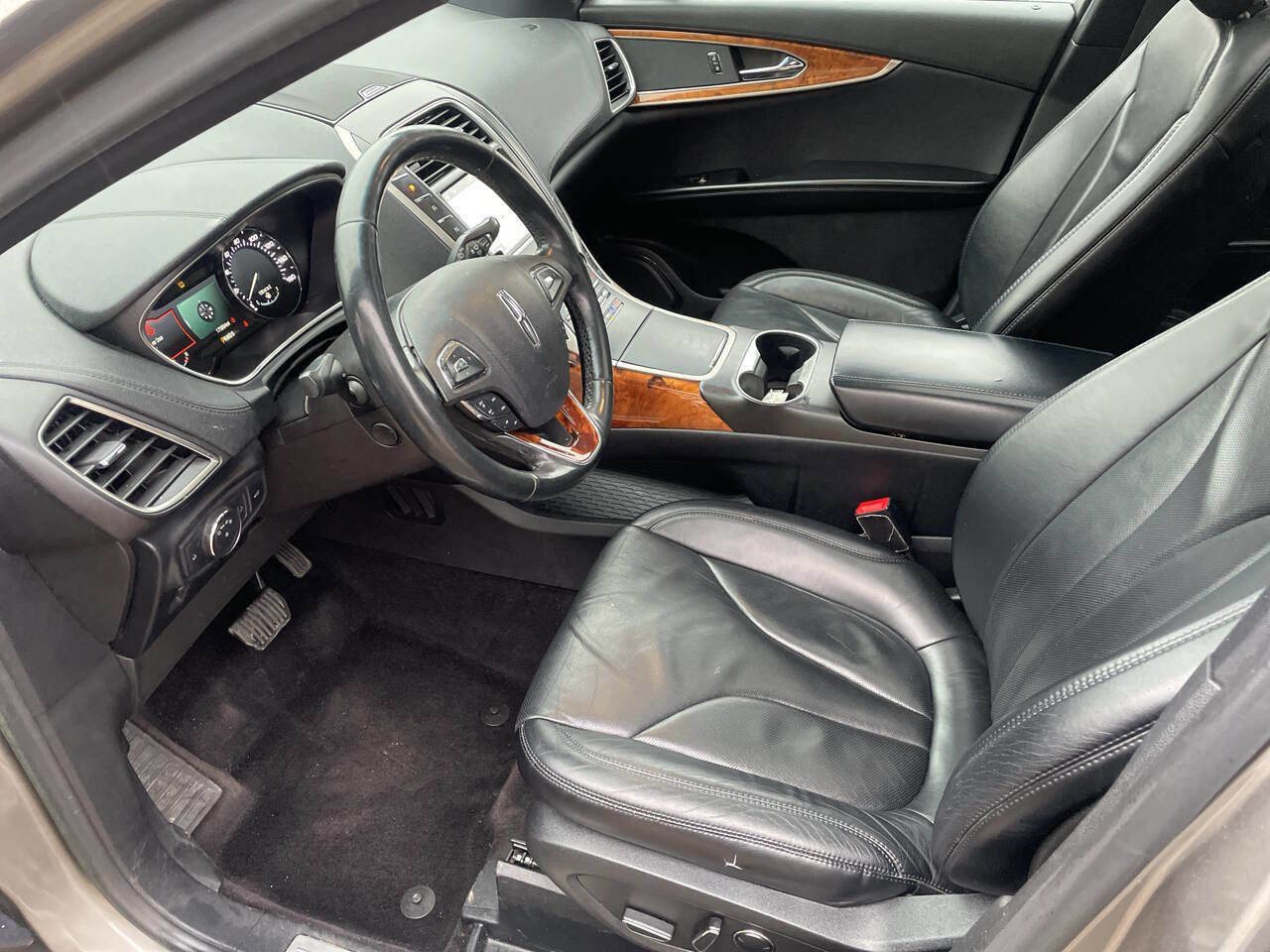 Used 2016 Lincoln MKX Reserve w/ Climate Package image 11