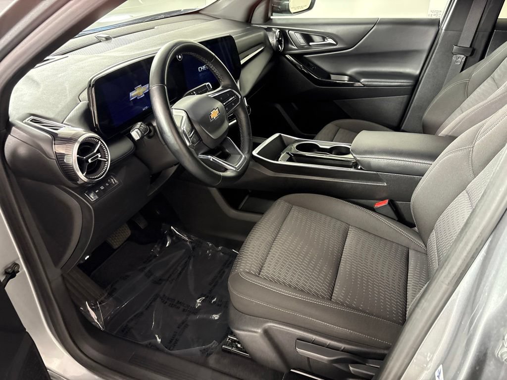 Used 2025 Chevrolet Equinox LT AWD/4WD image 25