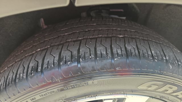 Used 2025 Nissan Rogue SL AWD/4WD image 34