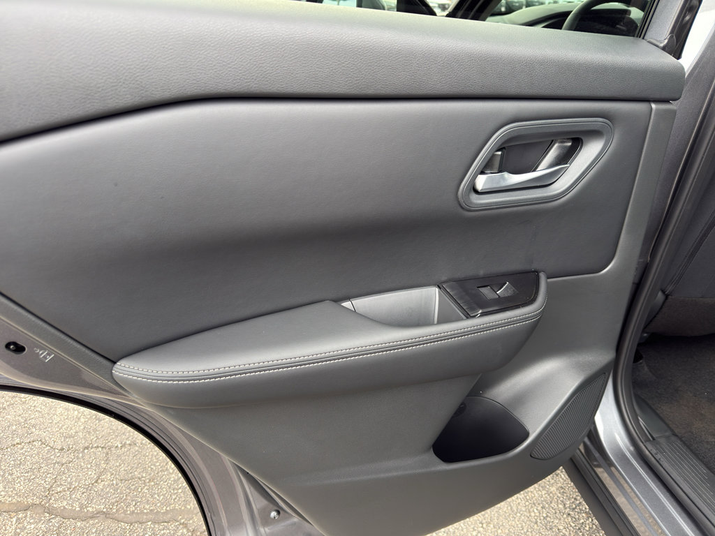 New 2026 Nissan Rogue SV AWD/4WD image 36