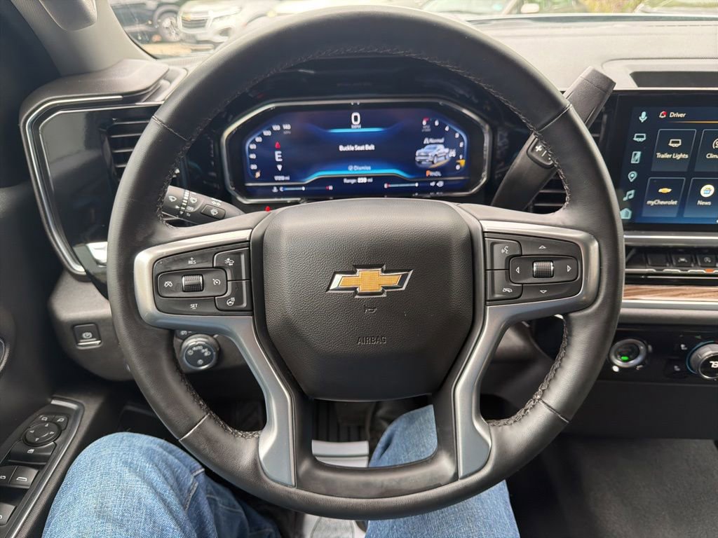 Used 2024 Chevrolet Silverado 1500 LT AWD/4WD image 24