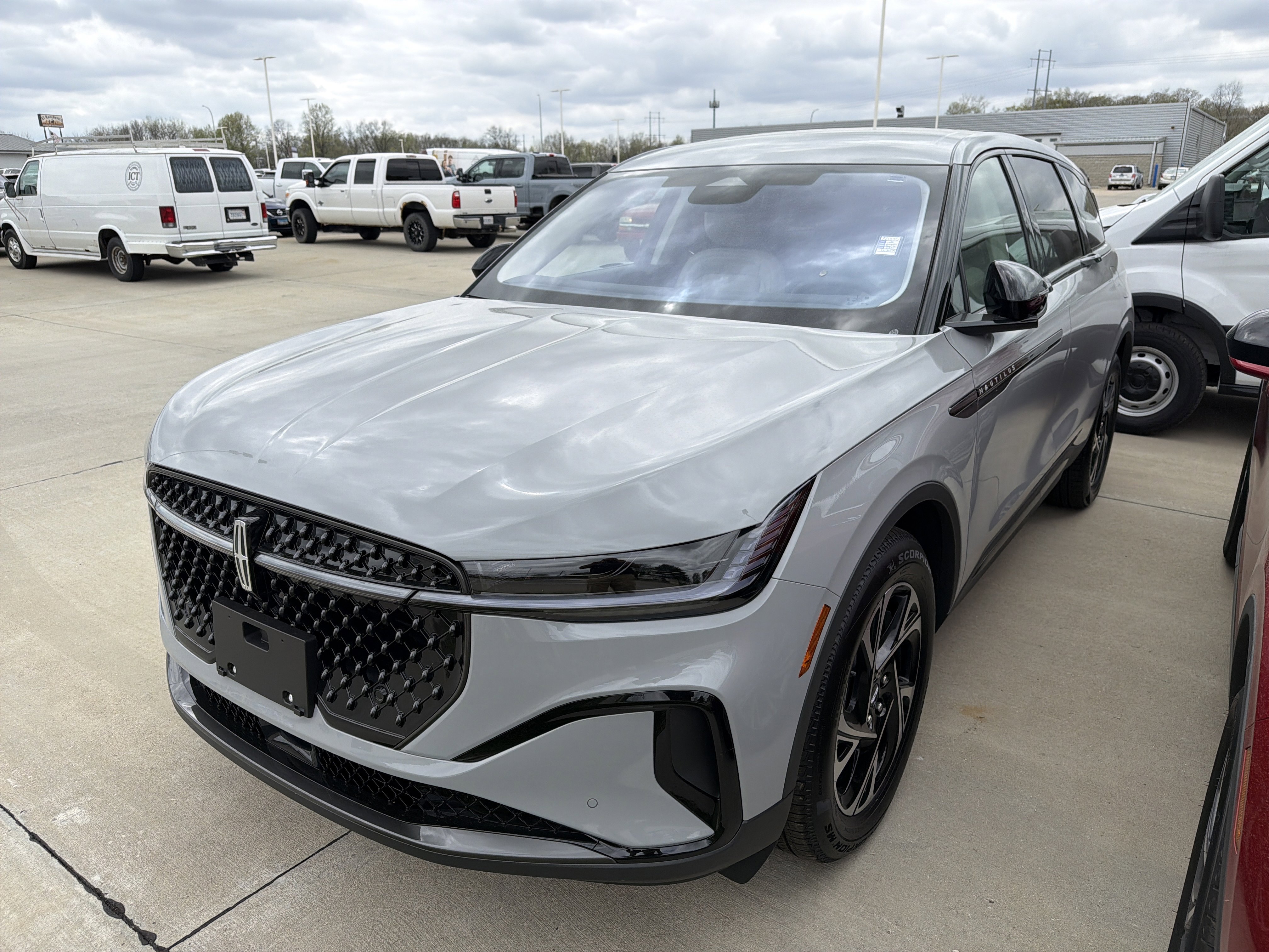 New 2026 Lincoln Nautilus Premier w/ Jet Appearance Package AWD/4WD image 2