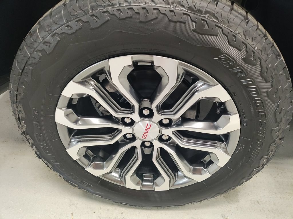 New 2026 GMC Canyon Denali AWD/4WD image 3