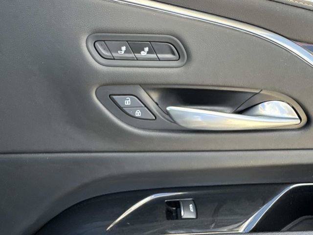 Used 2023 Cadillac Escalade ESV Luxury RWD image 10