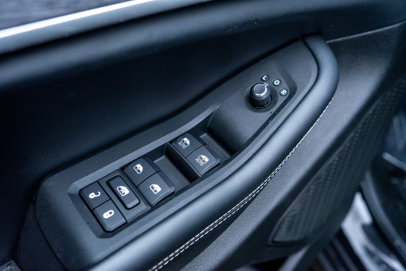 Used 2023 Jeep Grand Cherokee L Limited w/ Luxury Tech Group II image 15