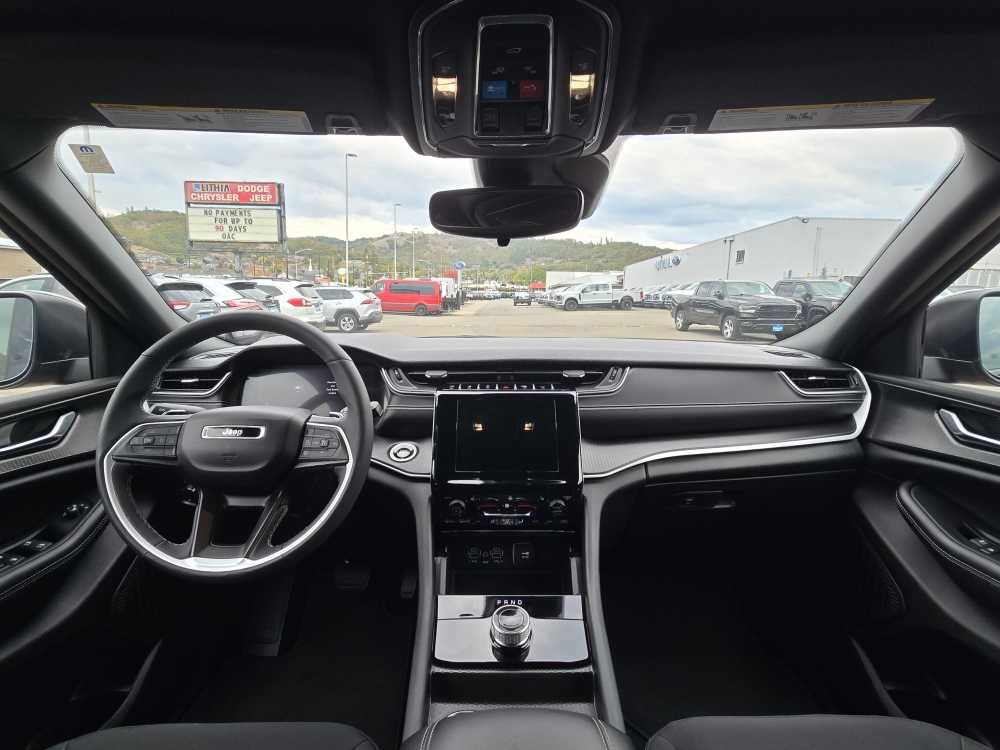 Used 2024 Jeep Grand Cherokee L Laredo w/ Luxury Tech Group I image 15