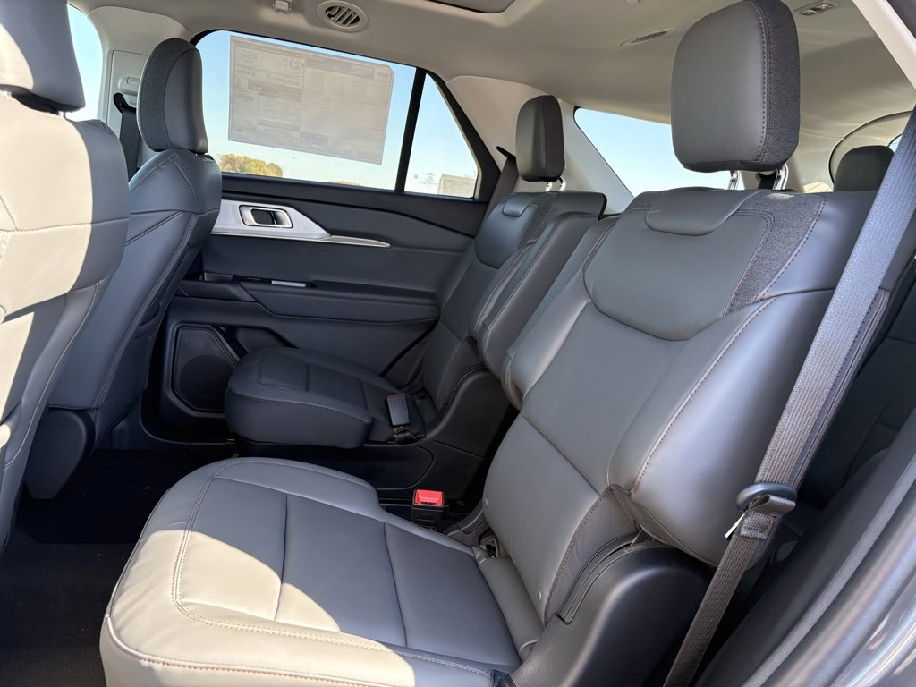 New 2026 Ford Explorer Active image 60
