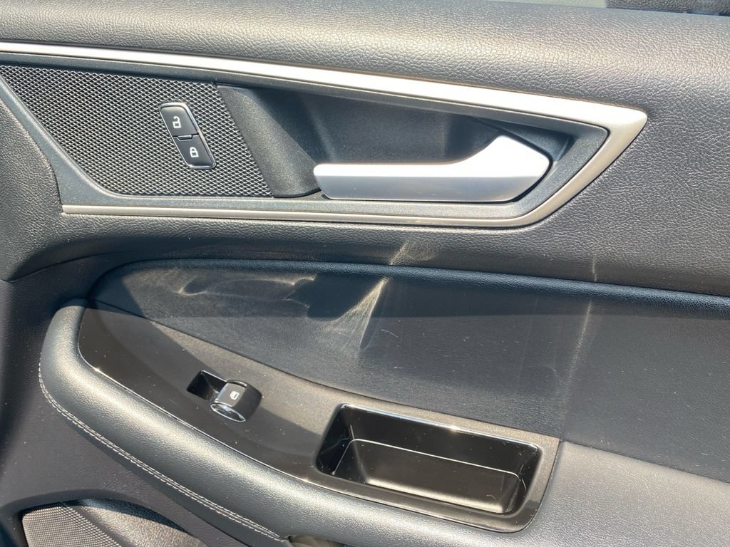 Used 2019 Ford Edge SEL w/ Equipment Group 201A AWD/4WD image 13