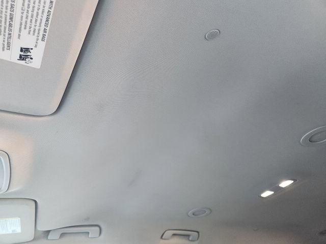 Used 2018 Chevrolet Traverse LT image 21