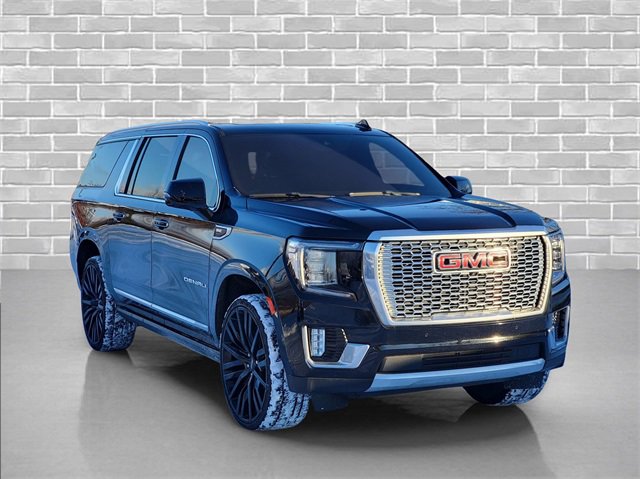 Used 2021 GMC Yukon XL Denali w/ Denali Ultimate Package image 3