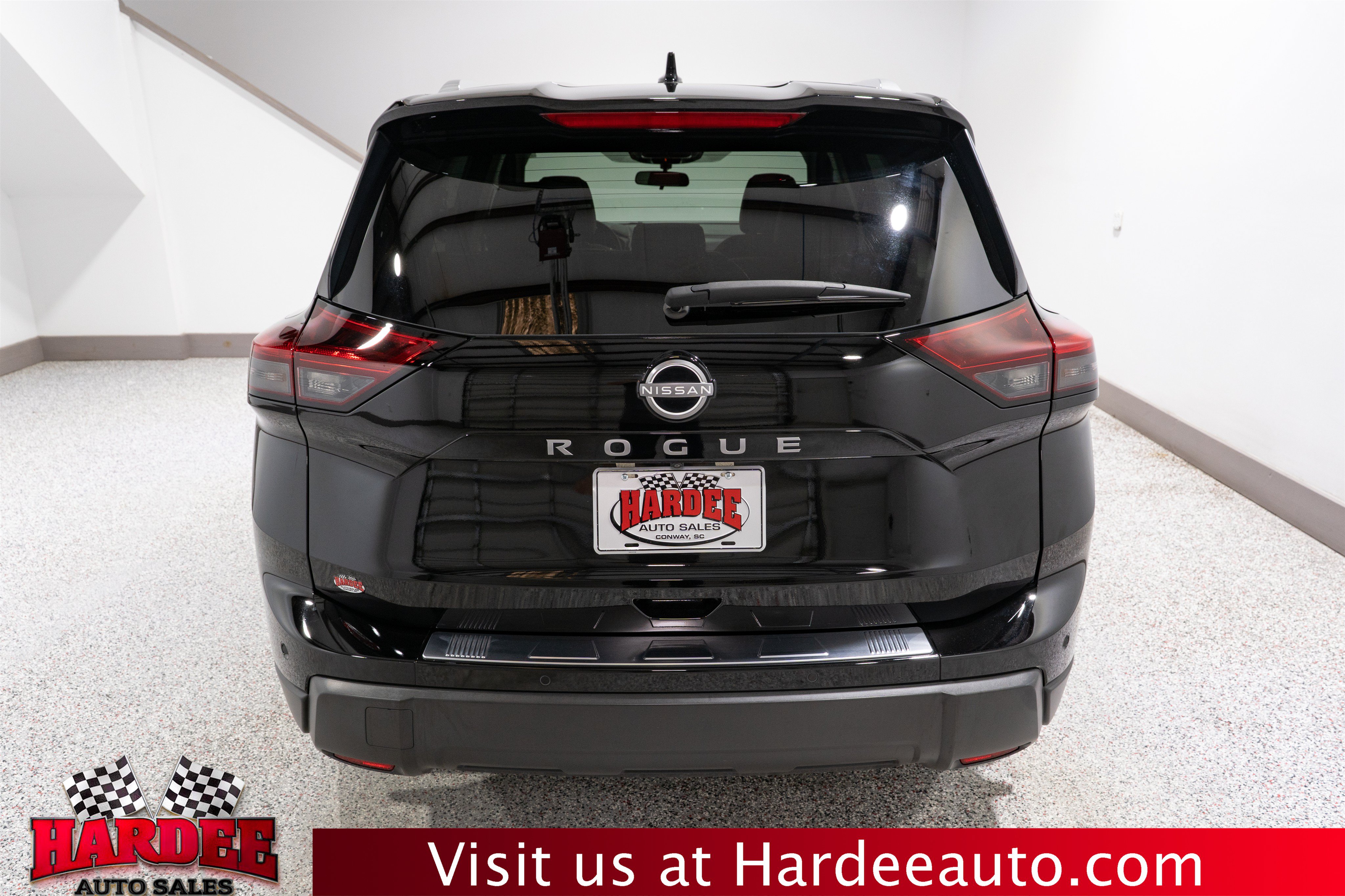 Used 2025 Nissan Rogue SV w/ SV Premium Package FWD image 4