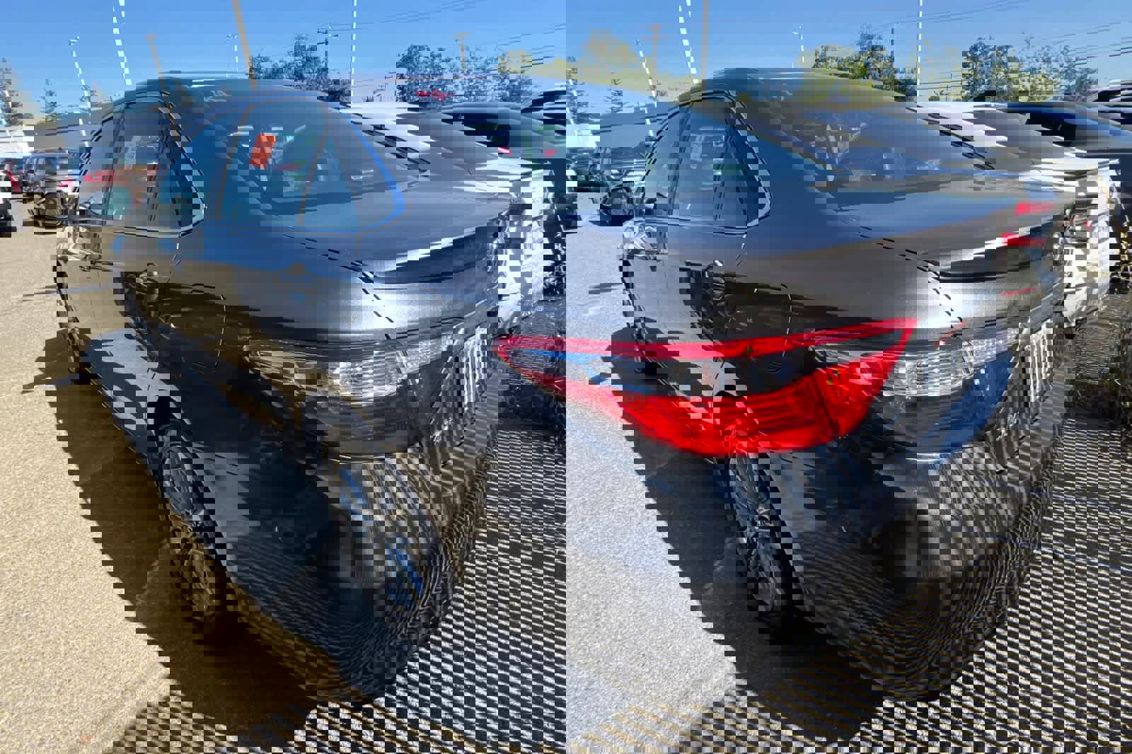 Used 2017 Toyota Camry SE image 6