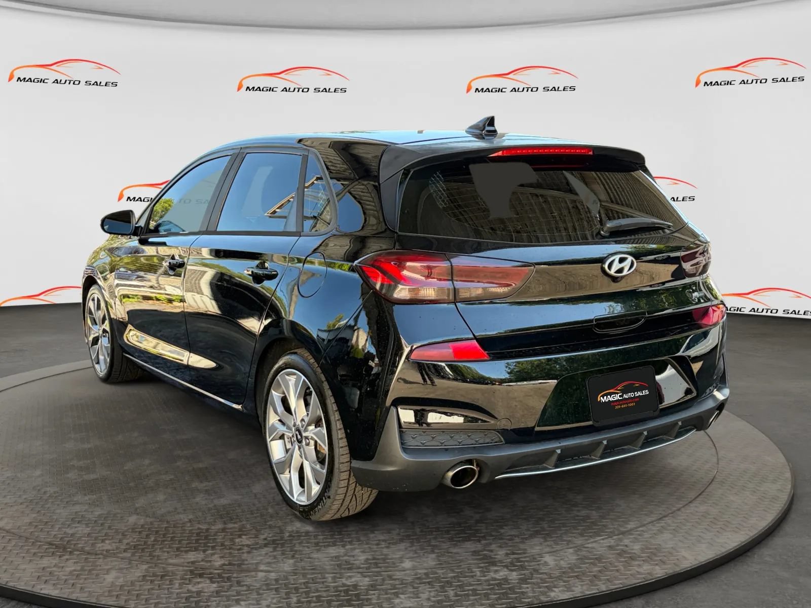 Used 2019 Hyundai Elantra GT N Line FWD image 8