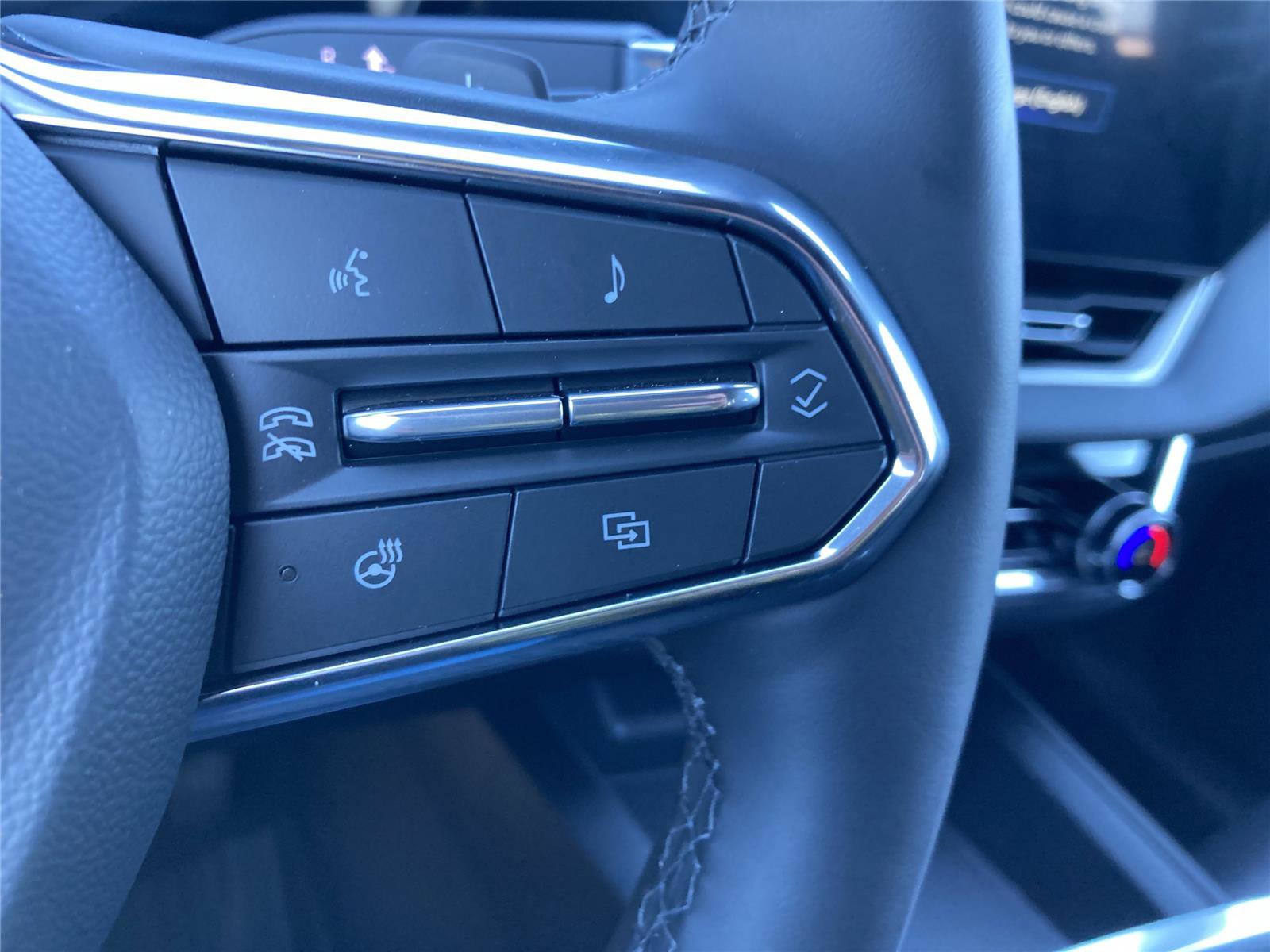 New 2026 Chevrolet Equinox LT w/ Convenience Package II image 18