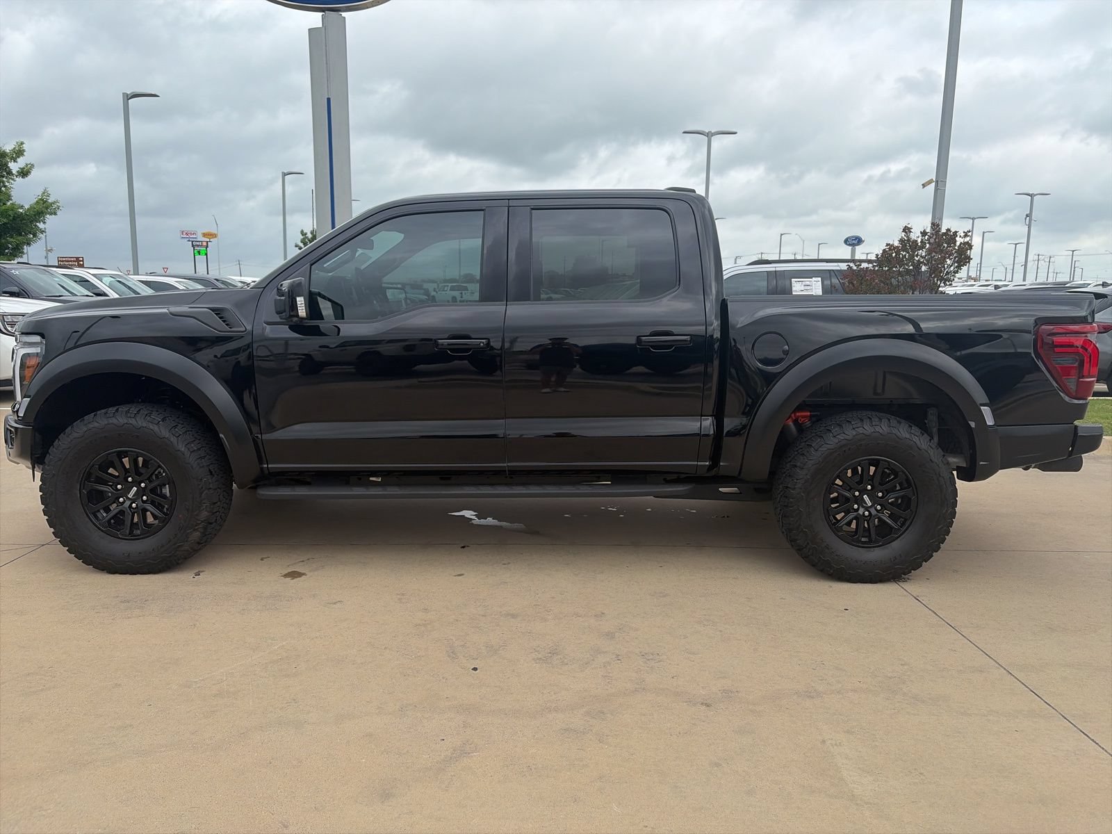Certified 2025 Ford F150 Raptor AWD/4WD image 2
