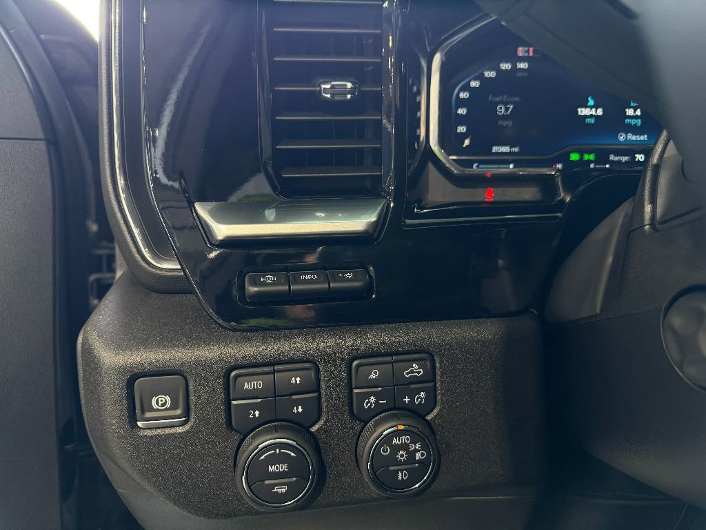 Used 2024 Chevrolet Silverado 1500 High Country w/ Technology Package image 13